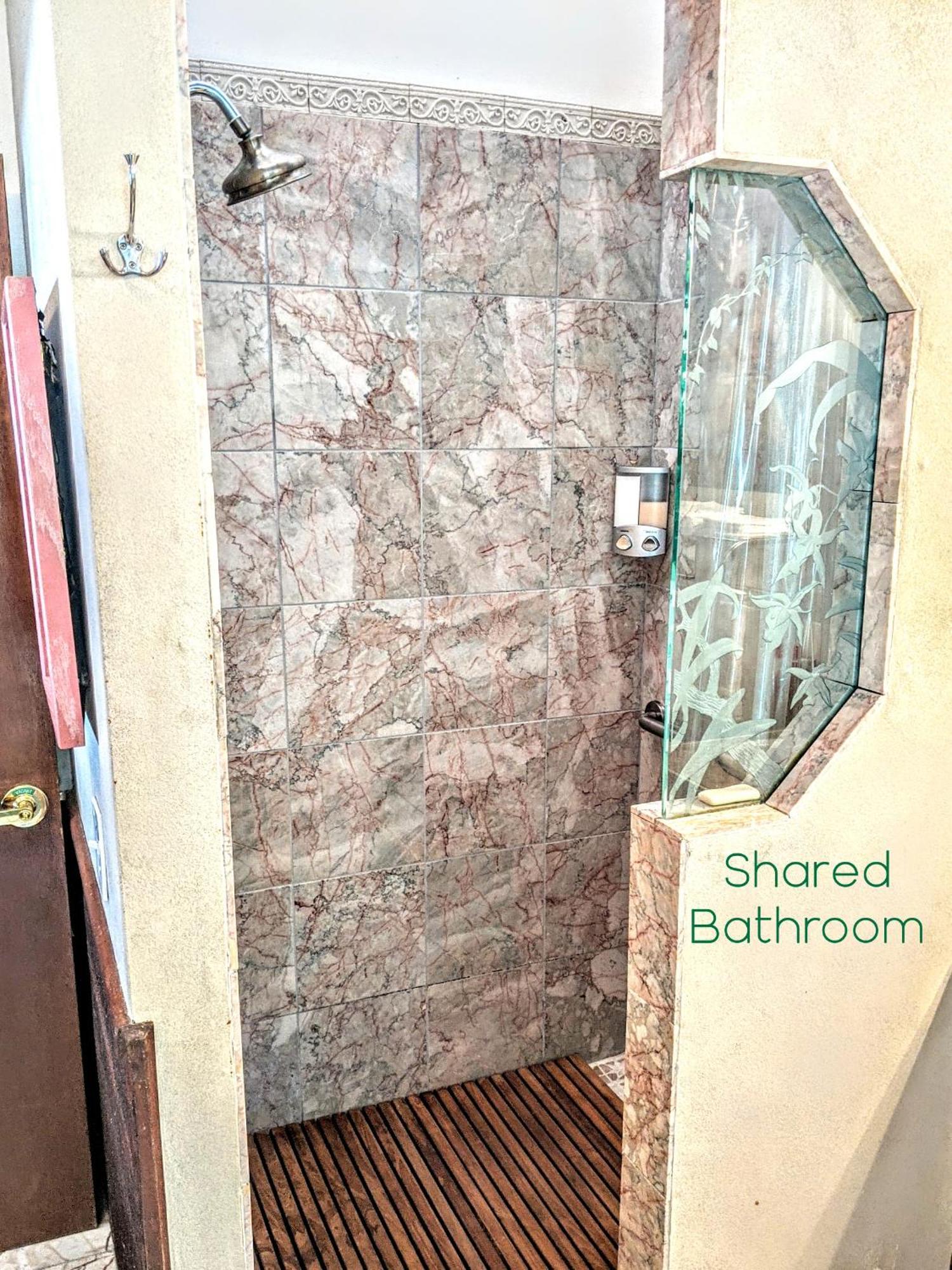 Kehena Mauka Nui Club Lgbtqia+ Clothing Optional Bed & Breakfast Pahoa ห้อง รูปภาพ
